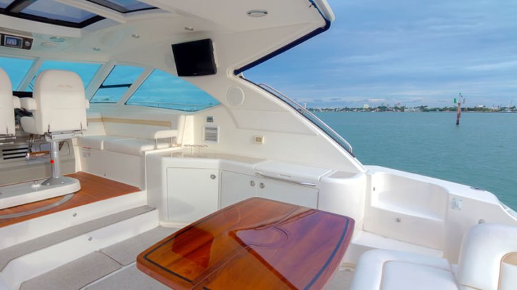 boat sea ray sundancer rent yacht charter
